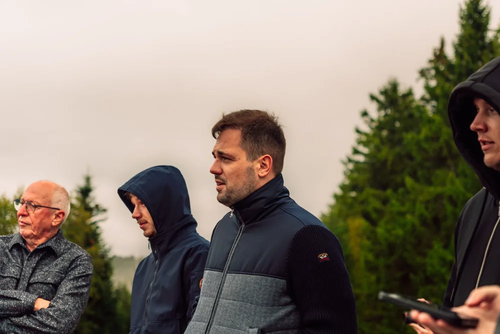 Teilnehmer beim Briefing zum Black Forest Echo