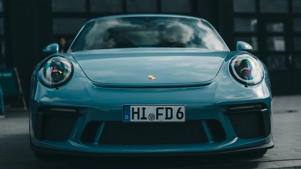 Blauer Porsche 911 GT3 RS am Treffpunkt der Schwarzwald-Tour