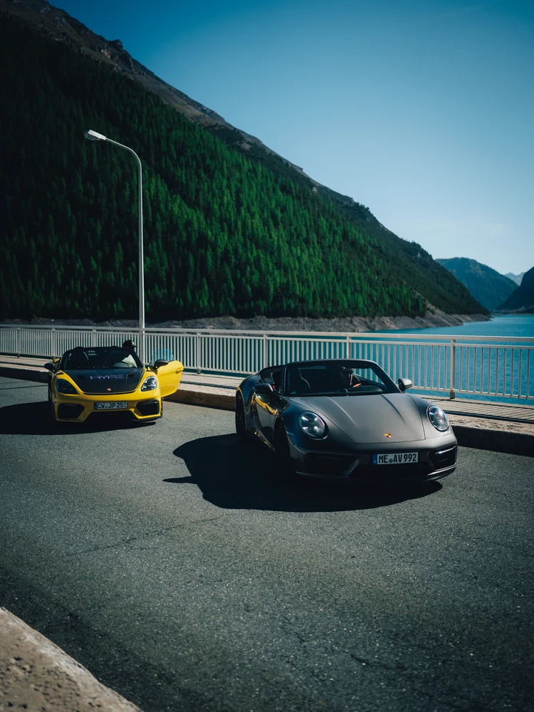 Porsche und McLaren beim Zwischenstopp am Bergsee